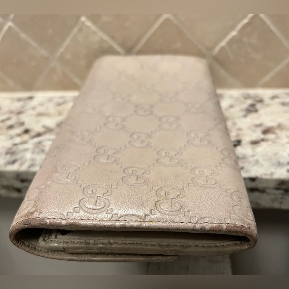 Gucci Beige Wallet with Gold Accent - Picture 8 of 9